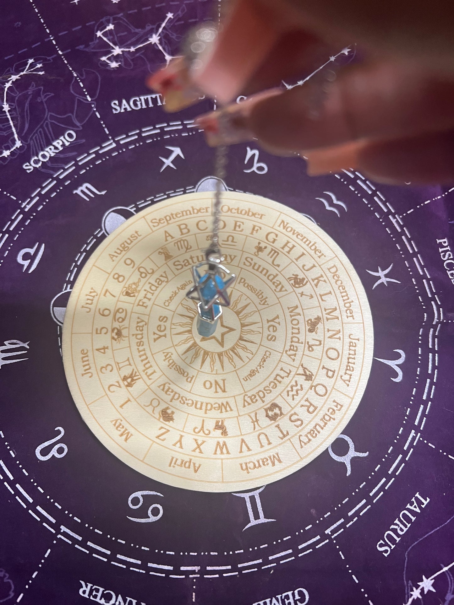MINI DIVINATION BOARD & PENDULUM (COLORS WILL VARY)