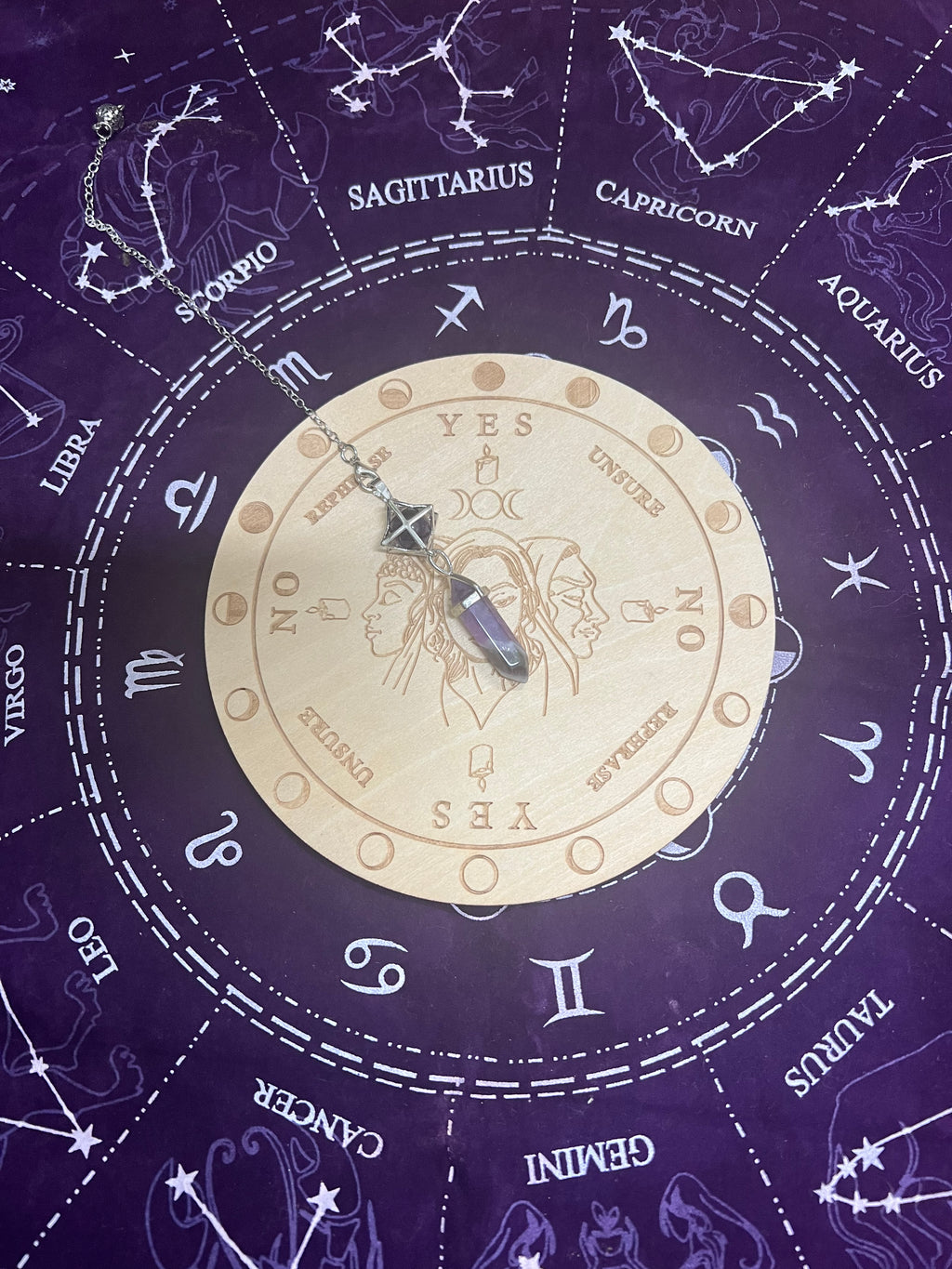 MINI DIVINATION BOARD & PENDULUM (COLORS WILL VARY)