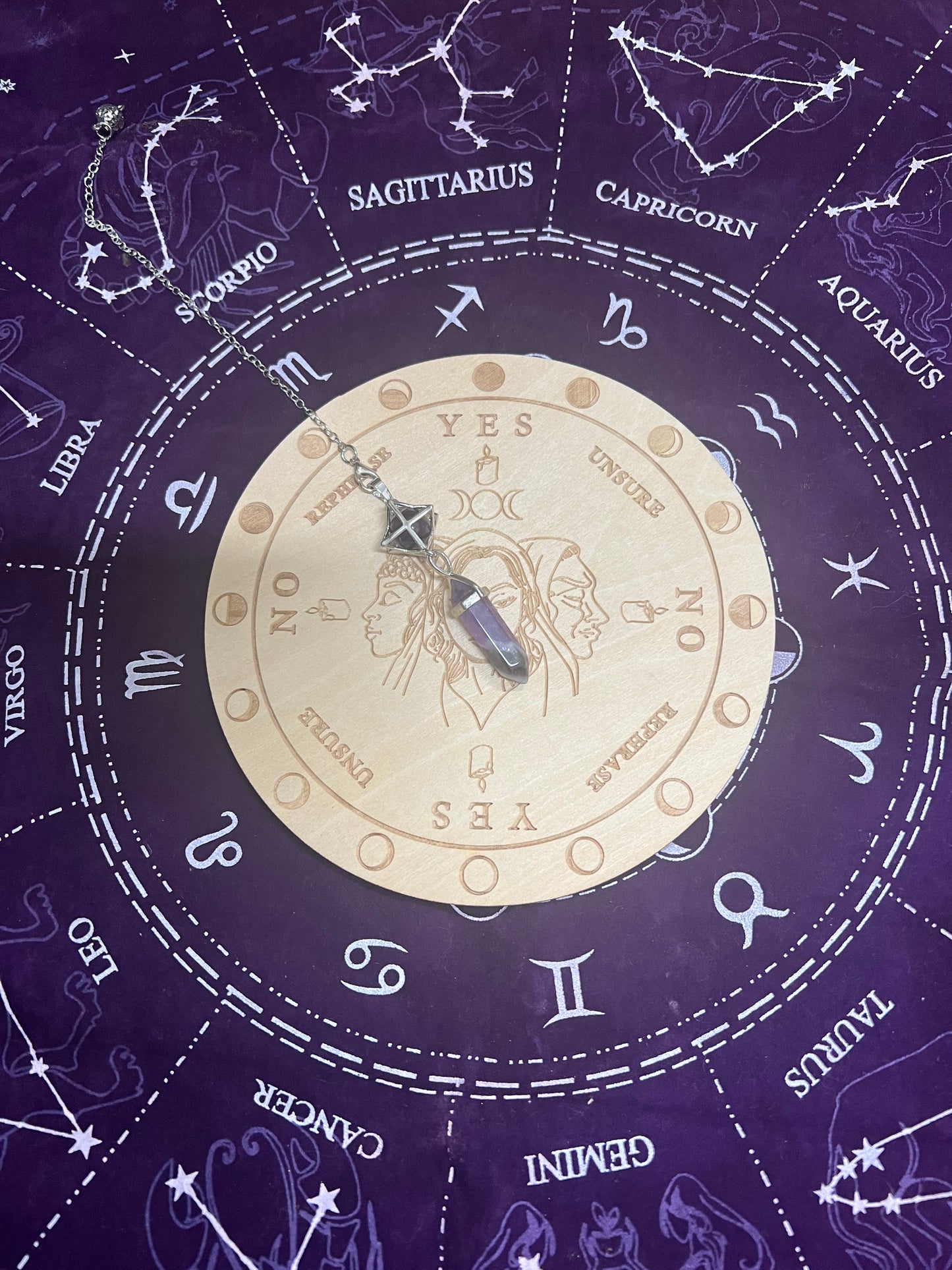 MINI DIVINATION BOARD & PENDULUM (COLORS WILL VARY)